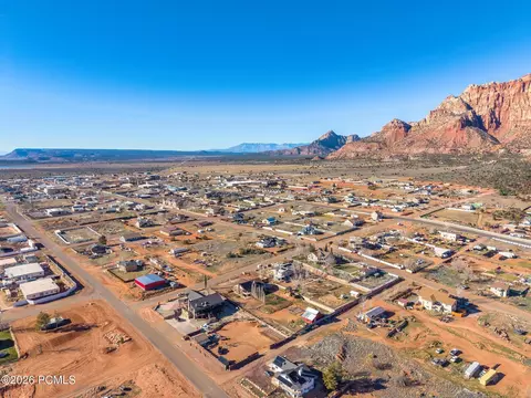 View/Area - 640 N Juniper St, Hildale, UT 84784 photo 17 of 27