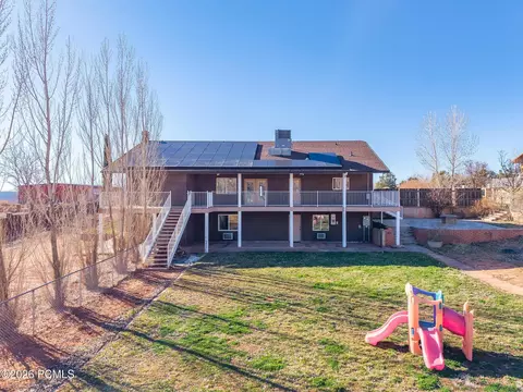 Exterior - 640 N Juniper St, Hildale, UT 84784 photo 13 of 14