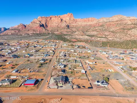 View/Area - 640 N Juniper St, Hildale, UT 84784 photo 19 of 27