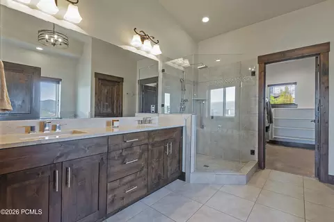 Bath - 1375 Lasso Trl, Hideout, UT 84036 photo 2 of 10