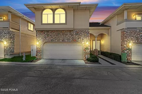 7819 S Spruce Tree Ln, Sandy, UT 84094