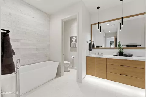 Bath - 10786 N Hideout Trl, Hideout, UT 84036 photo 1 of 6