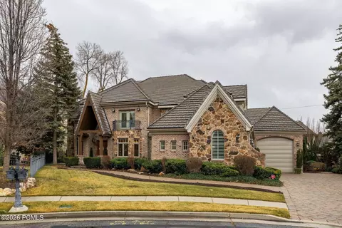 5083 S Clarenden Pl, Holladay, UT 84117