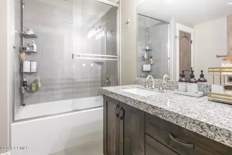 Bath - 1735 E Viewside Cir, Hideout, UT 84036 photo 6 of 6