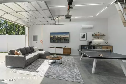 2303 E Hawthorne St, Lehi, UT 84043