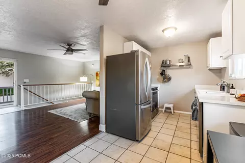 Kitchen - 5235 S Glendon Way #Y4, Murray, UT 84123 photo 2 of 6