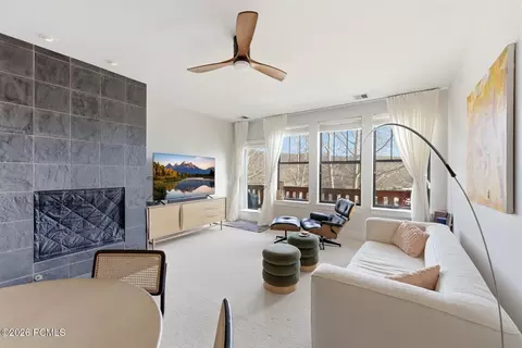 8370 Meadowview Ct #B24, Park City, UT 84098