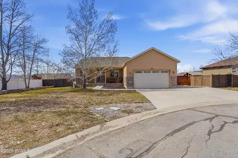 5325 Bridle Cir, Oakley, UT 84055