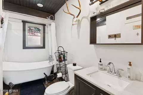 Bath - 95 Black Diamond Rd, Helper, UT 84526 photo 1 of 1