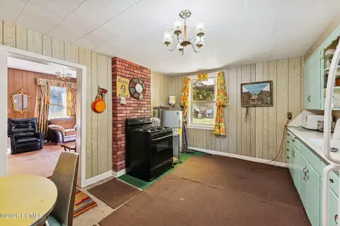Kitchen - 95 Black Diamond Rd, Helper, UT 84526 photo 1 of 4