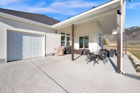 Exterior - 352 E Boulderville Rd, Oakley, UT 84055 photo 9 of 12