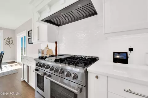 Kitchen - 352 E Boulderville Rd, Oakley, UT 84055 photo 4 of 5