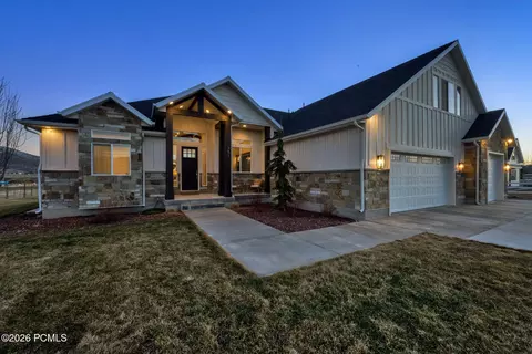 Exterior - 352 E Boulderville Rd, Oakley, UT 84055 photo 3 of 12
