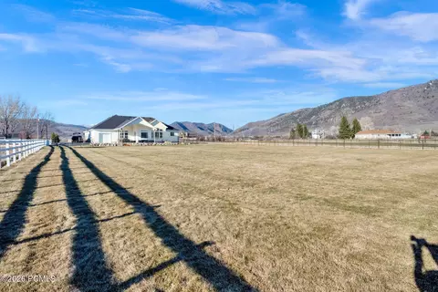Exterior - 352 E Boulderville Rd, Oakley, UT 84055 photo 11 of 12
