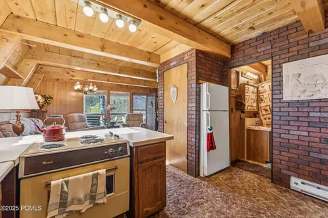 Kitchen - 127 Comanche Pass, Oakley, UT 84055 photo 5 of 5