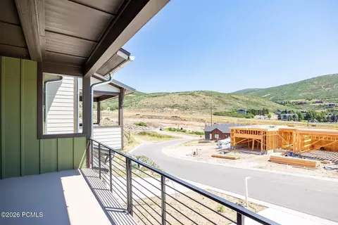 Exterior - 372 W Ascent Dr, Hideout, UT 84036 photo 4 of 9