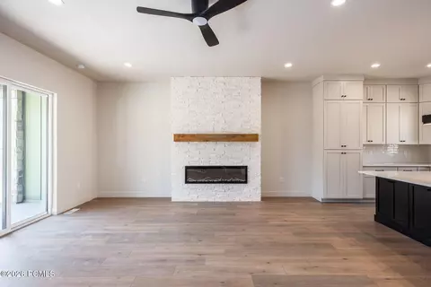 Living - 372 W Ascent Dr, Hideout, UT 84036 photo 1 of 6