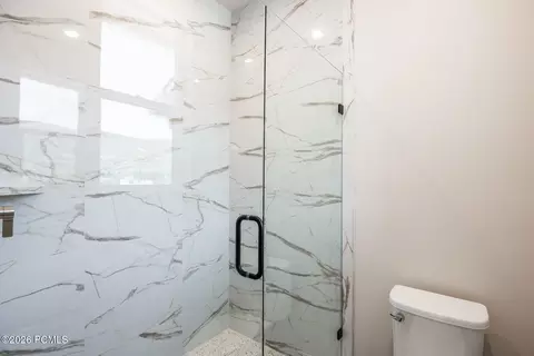 Bath - 372 W Ascent Dr, Hideout, UT 84036 photo 4 of 4