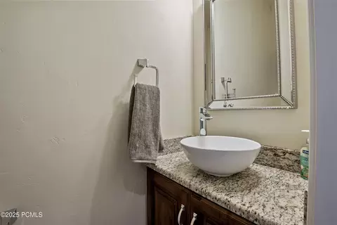 Bath - 364 W 3000 S, Daniel, UT 84032 photo 1 of 6