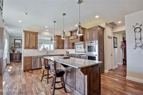 Kitchen - 364 W 3000 S, Daniel, UT 84032 photo 3 of 4