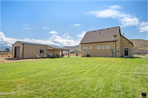 Exterior - 364 W 3000 S, Daniel, UT 84032 photo 3 of 6