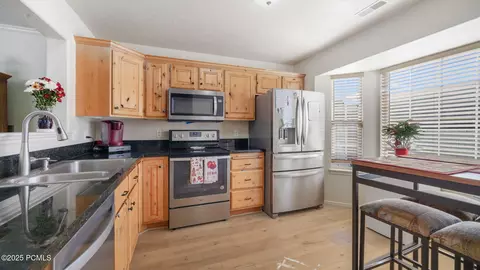 Kitchen - 890 E Hamlet Cir #N, Midway, UT 84049 photo 1 of 3