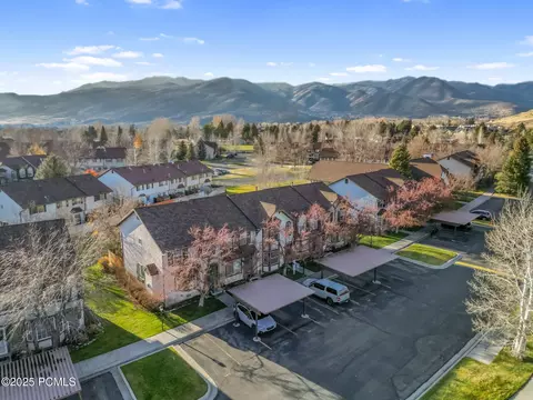 View/Area - 890 E Hamlet Cir #N, Midway, UT 84049 photo 3 of 8