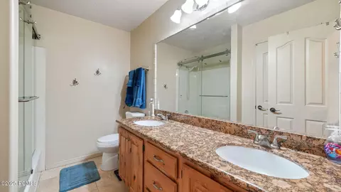Bath - 890 E Hamlet Cir #N, Midway, UT 84049 photo 2 of 2