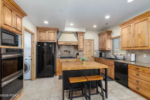 Kitchen - 5168 E Fairview Loop UNIT C604, Eden, UT 84310 photo 1 of 3