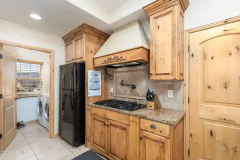 Kitchen - 5168 E Fairview Loop UNIT C604, Eden, UT 84310 photo 3 of 3