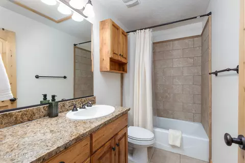 Bath - 5168 E Fairview Loop UNIT C604, Eden, UT 84310 photo 2 of 7