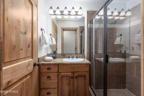 Bath - 5168 E Fairview Loop UNIT C604, Eden, UT 84310 photo 6 of 7