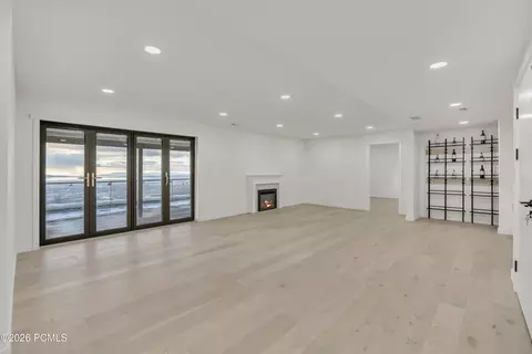 Living - 2768 E 1500, Bountiful, UT 84010 photo 4 of 8