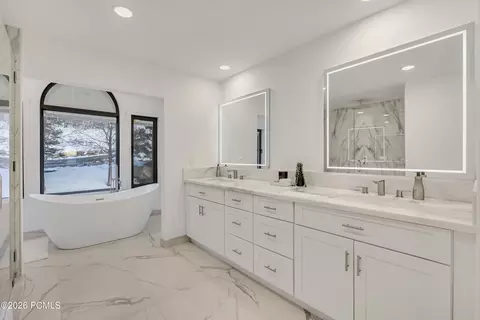 Bath - 2768 E 1500, Bountiful, UT 84010 photo 2 of 7