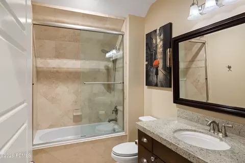 Bath - 1263 E Chapman Ct, Alpine, UT 84004 photo 4 of 9