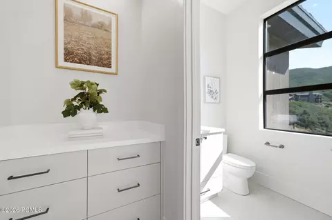 Bath - 11321 N Soaring Hawk Ln, Hideout, UT 84036 photo 1 of 11
