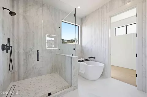 Bath - 11321 N Soaring Hawk Ln, Hideout, UT 84036 photo 4 of 11