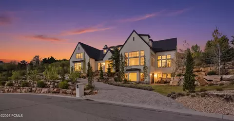 11 Cross Hill Ln, Sandy, UT 84092