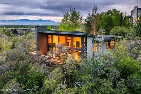3455 E Danish Rd, Cottonwood Heights, UT 84093