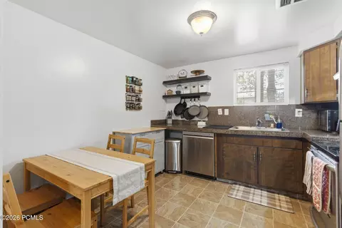 Kitchen - 1171 S 100 East E, Orem, UT 84058 photo 2 of 3