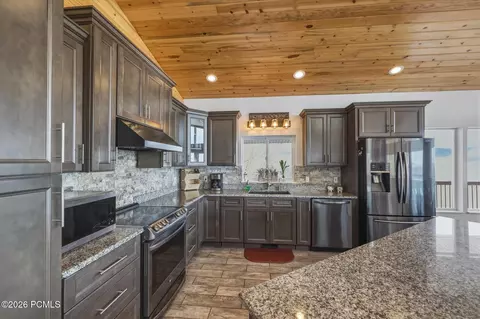Kitchen - 4186 E Oakview, Coalville, UT 84017 photo 2 of 3