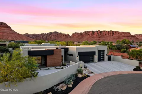 821 E Red Wash Cir, Ivins, UT 84738