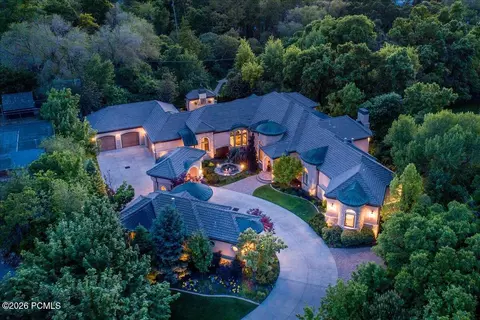 6274 S Oles Ln, Holladay, UT 84121