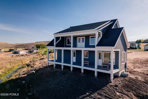 2678 S Eagle Dr, Garden City, UT 84028