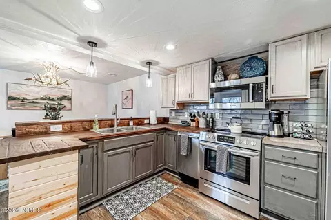 Kitchen - 1423 W Basel Dr, Midway, UT 84049 photo 2 of 3