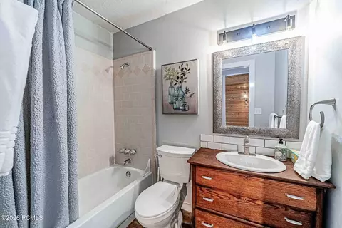 Bath - 1423 W Basel Dr, Midway, UT 84049 photo 1 of 1