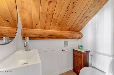Bath - 5402 N 750, Oakley, UT 84055 photo 3 of 6