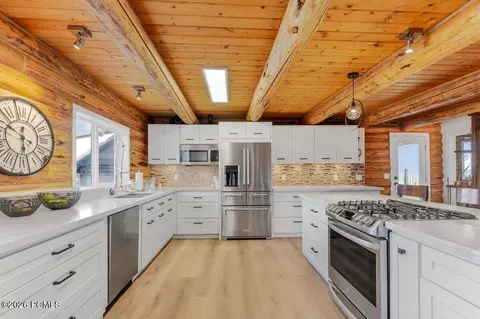 Kitchen - 5402 N 750, Oakley, UT 84055 photo 2 of 5