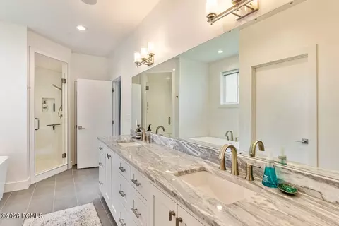 Bath - 1258 N Canyon View Rd, Midway, UT 84049 photo 2 of 4