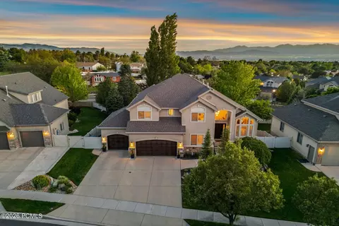 2014 Quartzridge Dr, Sandy, UT 84092